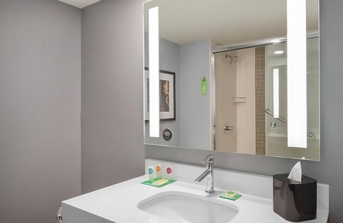 Mountain House Hotel | Ski Fun with Morning Delight! Two Pet-friendly Units, Free Shuttle and Breakfast