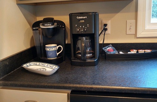 Thornton Condo | Ski & hike White Mt Natl Forest! Minutes from Waterville Valley, Loon & more