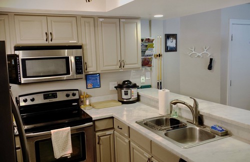 Brian Head Condo | Ski In/Out - 1st floor - clean & cozy "Cinema Condo"