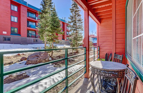 Brian Head Condo | Ski In/Out - 1st floor - clean & cozy "Cinema Condo"