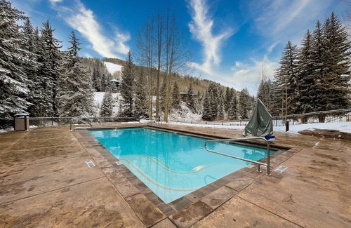 Vail Apartment | Ski-in/out, mountain view studio w/high-speed WiFi & shared pool, hot tubs, W/D