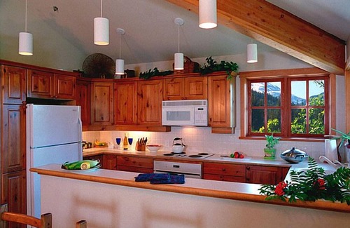 Nordic Estates House | Ski in & out with Private Hot Tub, Wood Fireplace, Garage