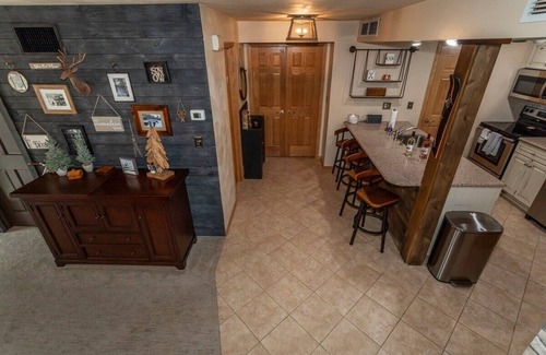 Seven Springs Condo | Ski In/Ski Out Condo in Sunridge with Private Hot Tub