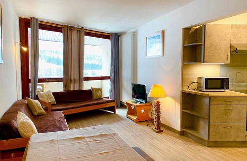 Villard-de-Lans Apartment | Ski-In/Ski-Out Apartment in Villard-de-Lans, Stunning Mountain Views