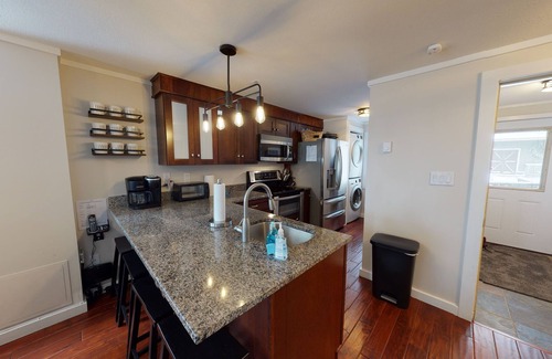 Snowshoe House | Ski in/Ski out Mountain Retreat! With abundant activities for all seasons!