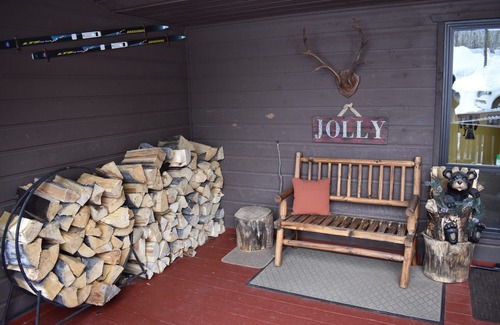 Brian Head Condo | SKI-IN SKI-OUT Navajo Mountainside Family Escape only 500 feet down to the lift!