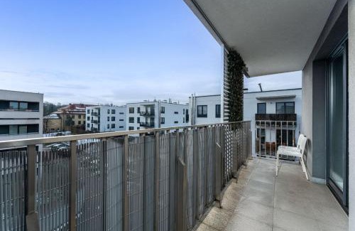 Wola Duchacka Apartment | Skowronia Modern Apartment by BookingHost