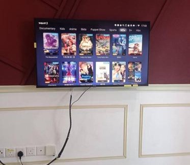 Bukit Indah Apartment | Sky Trees Bukit Indah Nflix Disney Plus Pools Balcony