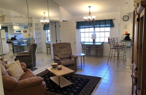 Lutz Condo | Sky View Mirrors King Bed - The Fountains