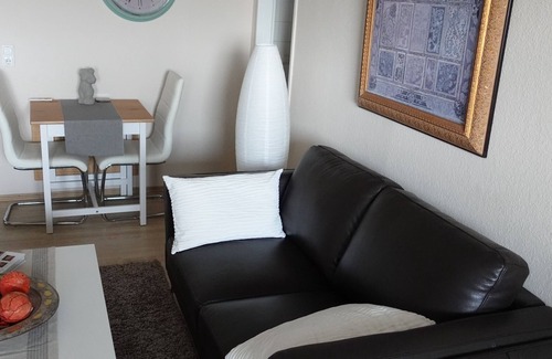 Bad Homburg v.d. Hoehe Condo | Skyline view and in 20 minutes in FFM, at the trade fair or on the Feldberg!