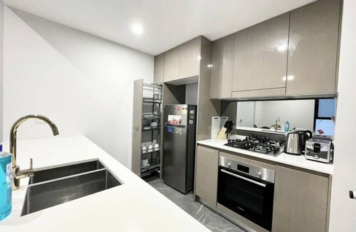 Wentworth Point Apartment | SkyPark Oasis Retreat 2Br@ close to Olympicpark