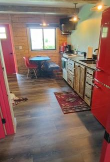 Grantsdale House | SkyWater Cabins