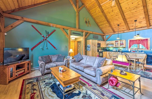 Slatyfork Farm Cabin | Slaty Fork Escape w/Mountain View + Hot Tub!