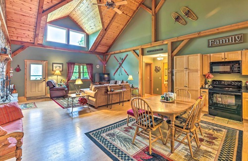 Slatyfork Farm Cabin | Slaty Fork Escape w/Mountain View + Hot Tub!