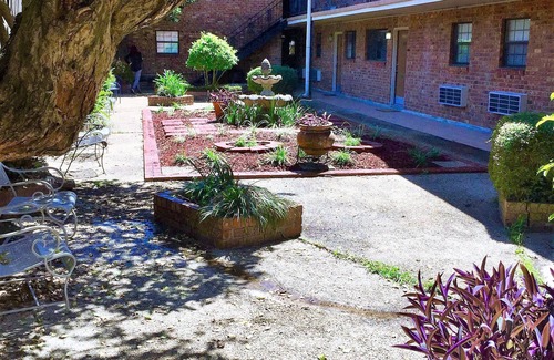 Beauregard Town Historic District Condo | Sleek Downtown Condo quick to LSU, I-10, Mid-City