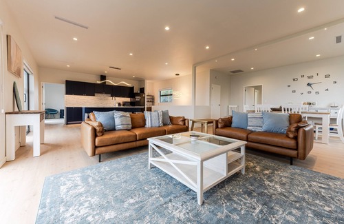 Kaikoura House | Sleek | Elevated Views | Hidden - KK43103