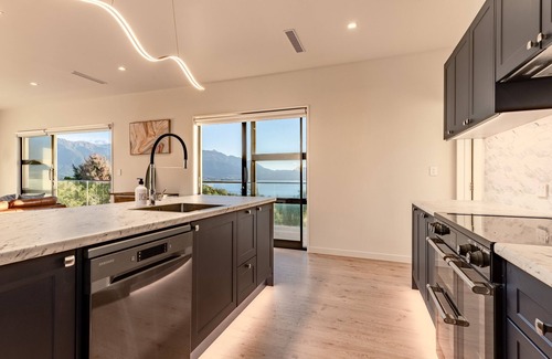 Kaikoura House | Sleek | Elevated Views | Hidden - KK43103