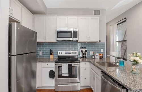 Mount Auburn Apartment | Sleep like a King Downtown Cincy