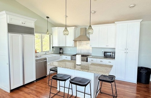 Fayette House | Sleeps 26-Pool-Hot Tub-Private Dock-Game Room