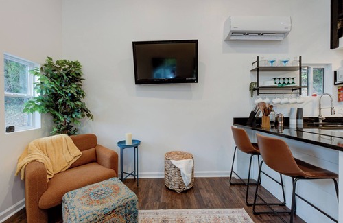 Beattyville Cabin | Sleeps 5-6 Near RRG-Hot Tub-Nice Sunrise-Quiet