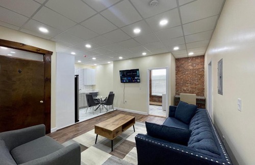 Pawtucket Apartment | Sleeps 8 Newly renovated 3bedroom Loft close to highway
