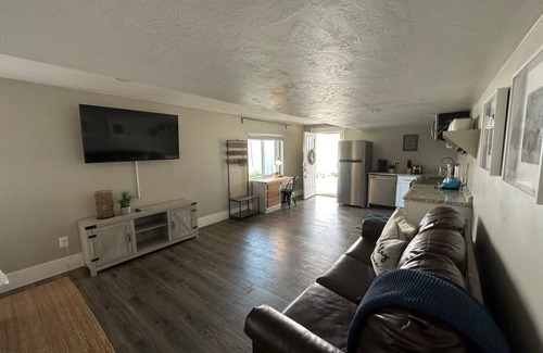 Vineyard Apartment | Sleepy Ridge Studio, Self Check-in, Free Parking