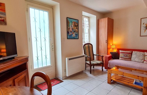 Saint-Clement-des-Baleines House | Small Réthaise house in the village center