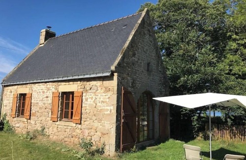 Locoal-Mendon House | Small detached house - Swimming pool & Sea view