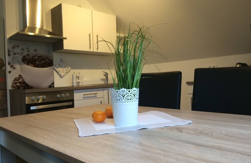 Effolderbach Apartment | small & modern apartment & Monteurzimmer 65m² | 4 pers. Single beds + Wi-Fi + TV