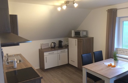 Effolderbach Apartment | small & modern apartment & Monteurzimmer 65m² | 4 pers. Single beds + Wi-Fi + TV