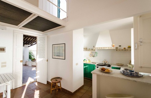 Donnalucata House | Small, modern beach house on the sand, quiet,sea view, WiFi, aircon, max. 7 p.