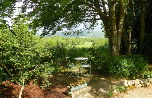 Leuhan Cottage | Small stone house in Finistère, Pets welcome, 1/2 hour from the coast