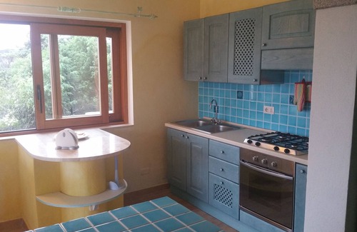 Santa Reparata Villa | Small villa overlooking the bay