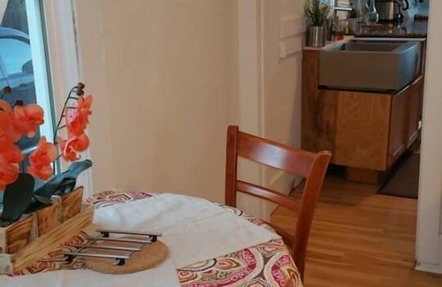 Downtown Klamath Falls House | ⭐Smarthouse By Lake Hospital Golf 4KTV BBQ Patio set WD WiFi Keurig Fenced Yard