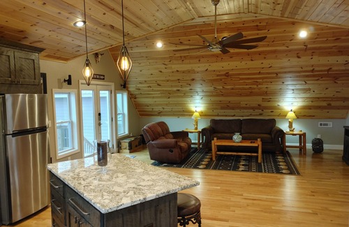 Murphy Ski Chalet | Smokey Mountain couple's retreat
