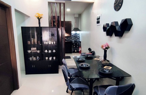 Clark Freeport House | Snow Apartment 3BR Near Clark Airport and Dinosaurs Island