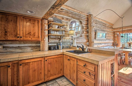 Crescent Cabin | ‘Snow Pine Retreat’ - Remote Crescent Log Cabin!