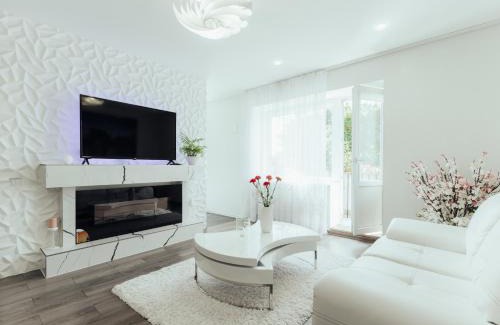 Liepaja Apartment | Snow white center appartment