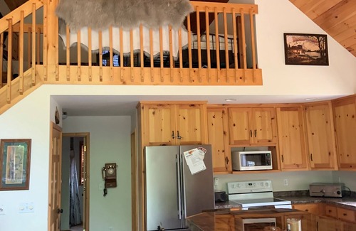 Loretto Cabin | Snowmobile, Skiing, and Outdoor Paradise/Cabin