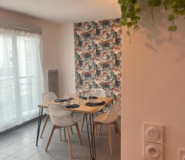 Grand Clement Apartment | Snug & Cosy proche gare PartDieu, accès facile aéroport et Eurexpo