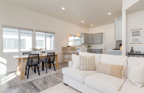 City Heights House | SoCal Cottage by AvantStay | Near Gaslamp + Firepit