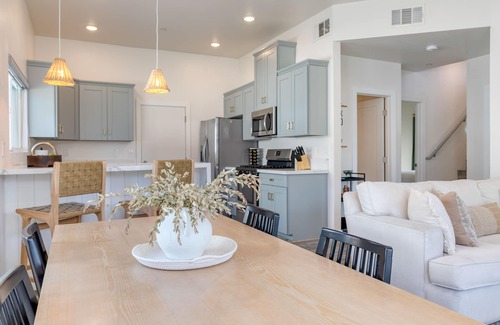 City Heights House | SoCal Cottage by AvantStay | Near Gaslamp + Firepit