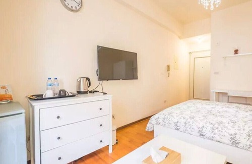 West District Apartment | SOGO Department/CMP Block Museum of Arts/FengjiaNightMarket/Blooming JAZZ