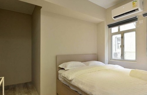 Sheung Wan Apartment | Soho Luxury Apt, New Reno *1B