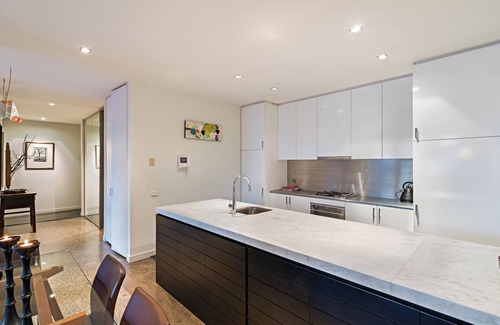 Fitzroy Apartment | Soho52 - glamorous and spacious inner city Fitzroy Melbourne apartment