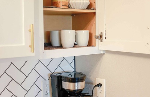 Cottage Line Apartment | Sojourn 2 BR Beach Side Home with Ocean Views