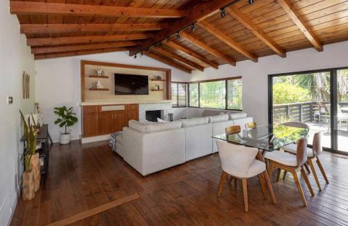 Solana Beach House | Solana Beach House! Minutes to Dog Beach & Cedros