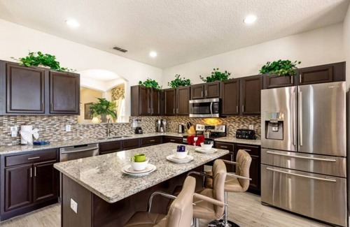 Solana Apartment | Solana Family Villa: 6 Bdr Large Pool, Spa