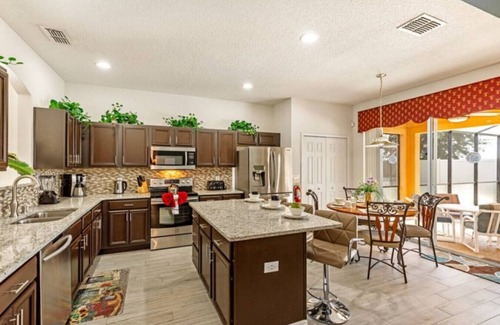 Solana Apartment | Solana Family Villa: 6 Bdr Large Pool, Spa