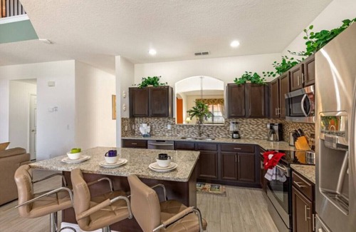 Solana Apartment | Solana Family Villa: 6 Bdr Large Pool, Spa